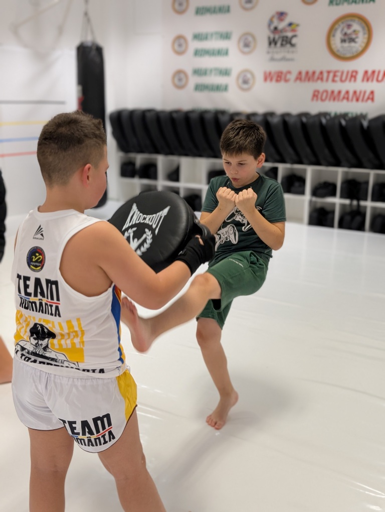 Cursuri de Autoaparare Copii la MMA Transilvania Cluj-Napoca gym